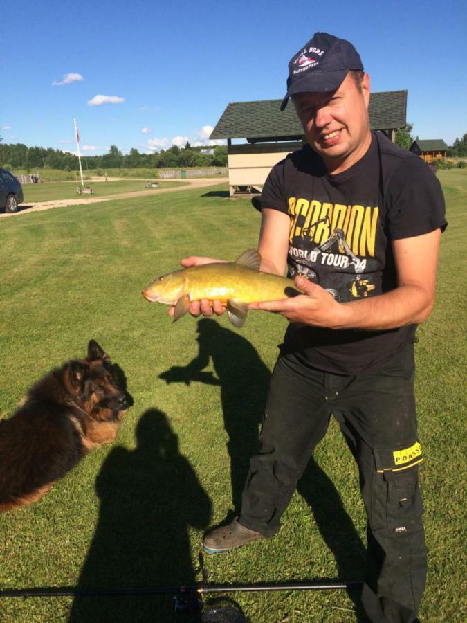 Ezmalas Rembate Buitenkant foto